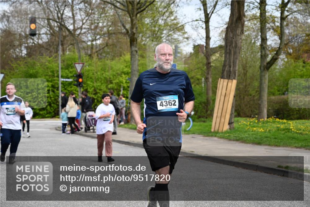 12.04.2026 - 45. Internationalen Wilhelmsburger Insellauf J. Mangold http://msf.ph/oto/9517820 12.04.2026 13:21:38 Ziel 4444, 4800, 4047, 2175, 3402, 5482, 4017, 3676, 2628, 3251, 5201, 5201, 3109, 4404, 4362, 2473, 2552, 2130, 2840, 3998, 5462, 5205, 5205, 4809, 2002, 2332, 2116, 3581 meine-sportfotos.de