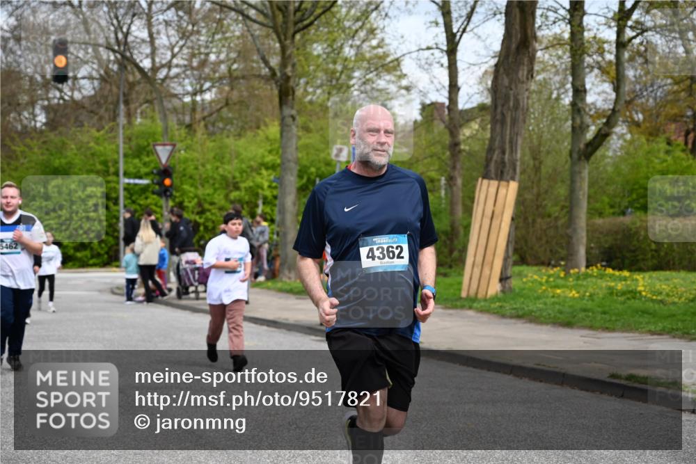 12.04.2026 - 45. Internationalen Wilhelmsburger Insellauf J. Mangold http://msf.ph/oto/9517821 12.04.2026 13:21:38 Ziel 4444, 4800, 4047, 2175, 3402, 5482, 4017, 3676, 2628, 3251, 5201, 5201, 3109, 4404, 4362, 2473, 2552, 2130, 2840, 3998, 5462, 5205, 5205, 4809, 2002, 2332, 2116, 3581 meine-sportfotos.de