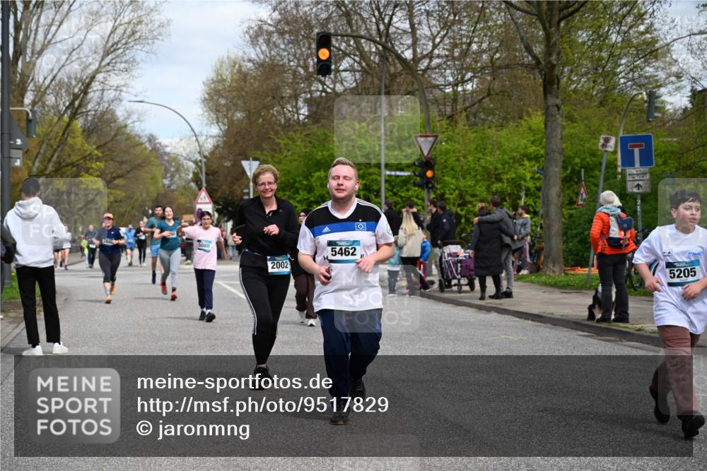 12.04.2026 - 45. Internationalen Wilhelmsburger Insellauf J. Mangold http://msf.ph/oto/9517829 12.04.2026 13:21:40 Ziel 4444, 4800, 4047, 2175, 3402, 5482, 4017, 3676, 2628, 3251, 5201, 3109, 4404, 4362, 2473, 2552, 2130, 2840, 3998, 5462, 5205, 4809, 2002, 2002, 2332, 2116, 3581, 3235, 3915 meine-sportfotos.de