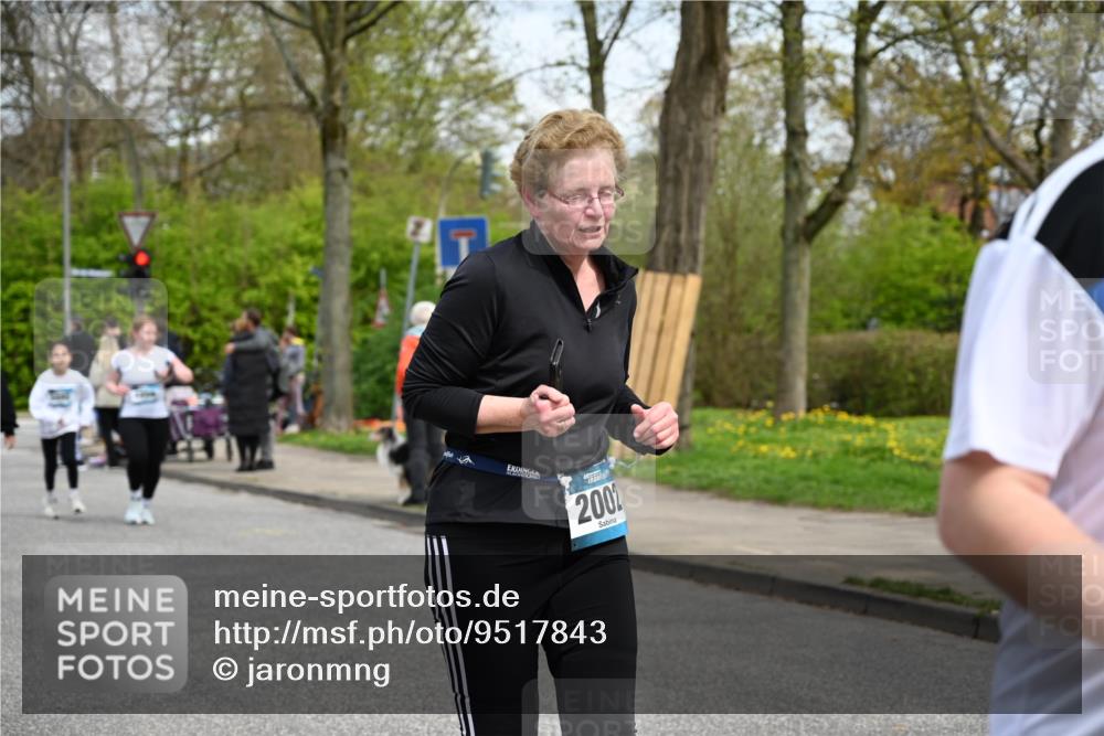 12.04.2026 - 45. Internationalen Wilhelmsburger Insellauf J. Mangold http://msf.ph/oto/9517843 12.04.2026 13:21:42 Ziel 4800, 4047, 2175, 3402, 5482, 4017, 3676, 2628, 3251, 5201, 3109, 4404, 4362, 2473, 4362, 2473, 2552, 2130, 2840, 3998, 5462, 5205, 4809, 2002, 2332, 2116, 3581, 3235, 3915, 5080, 4348, 5085, 3603, 3602 meine-sportfotos.de