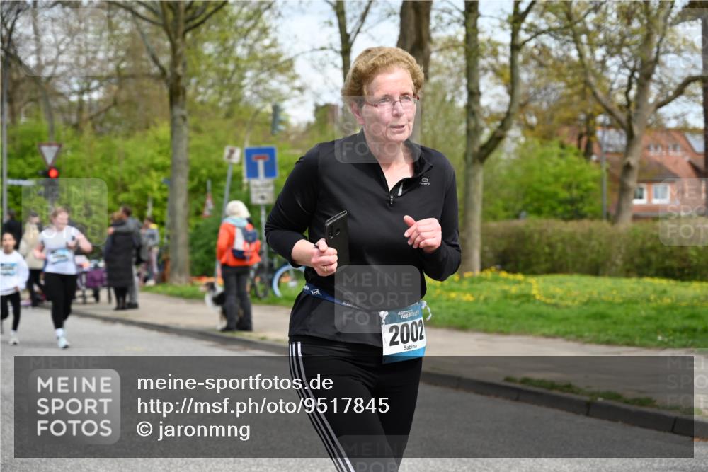 12.04.2026 - 45. Internationalen Wilhelmsburger Insellauf J. Mangold http://msf.ph/oto/9517845 12.04.2026 13:21:43 Ziel 4047, 2175, 3402, 5482, 4017, 3676, 2628, 3251, 5201, 3109, 4404, 4362, 2473, 2552, 2130, 2840, 3998, 5462, 5205, 4809, 2002, 2332, 2116, 3581, 3235, 3915, 5080, 4348, 5085, 3603, 3602 meine-sportfotos.de