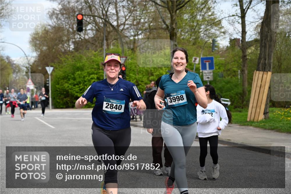 12.04.2026 - 45. Internationalen Wilhelmsburger Insellauf J. Mangold http://msf.ph/oto/9517852 12.04.2026 13:21:47 Ziel 5482, 4017, 3676, 2628, 3251, 5201, 3109, 4404, 4362, 2473, 2552, 2130, 2840, 3998, 2840, 3998, 5462, 5205, 4809, 2002, 2332, 2116, 3581, 3235, 3915, 5080, 4348, 5085, 3603, 3602, 5092, 2246, 5192, 5171 meine-sportfotos.de