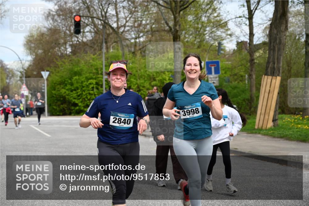 12.04.2026 - 45. Internationalen Wilhelmsburger Insellauf J. Mangold http://msf.ph/oto/9517853 12.04.2026 13:21:47 Ziel 5482, 4017, 3676, 2628, 3251, 5201, 3109, 4404, 4362, 2473, 2552, 2130, 2840, 3998, 2840, 3998, 5462, 5205, 4809, 2002, 2332, 2116, 3581, 3235, 3915, 5080, 4348, 5085, 3603, 3602, 5092, 2246, 5192, 5171 meine-sportfotos.de
