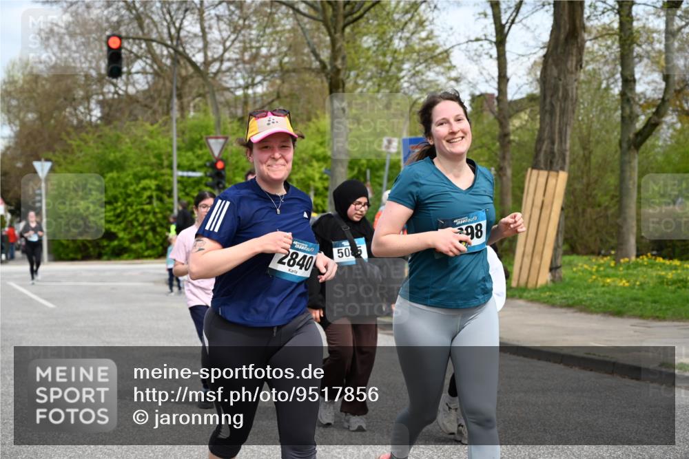 12.04.2026 - 45. Internationalen Wilhelmsburger Insellauf J. Mangold http://msf.ph/oto/9517856 12.04.2026 13:21:47 Ziel 5482, 4017, 3676, 2628, 3251, 5201, 3109, 4404, 4362, 2473, 2552, 2130, 2840, 3998, 2840, 3998, 5462, 5205, 4809, 2002, 2332, 2116, 3581, 3235, 3915, 5080, 4348, 5085, 3603, 3602, 5092, 2246, 5192, 5171 meine-sportfotos.de