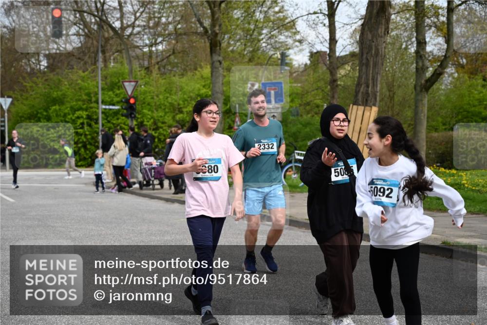 12.04.2026 - 45. Internationalen Wilhelmsburger Insellauf J. Mangold http://msf.ph/oto/9517864 12.04.2026 13:21:48 Ziel 5482, 4017, 3676, 2628, 3251, 5201, 3109, 4404, 4362, 2473, 2552, 2130, 2840, 3998, 5462, 5462, 5205, 4809, 2002, 2332, 2116, 3581, 3235, 3915, 5080, 4348, 5085, 3603, 3602, 5092, 2246, 5192, 5171, 3162, 4443 meine-sportfotos.de