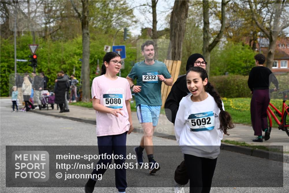 12.04.2026 - 45. Internationalen Wilhelmsburger Insellauf J. Mangold http://msf.ph/oto/9517870 12.04.2026 13:21:49 Ziel 5482, 4017, 3676, 2628, 3251, 5201, 3109, 4404, 4362, 2473, 2552, 2130, 2840, 3998, 5462, 5205, 4809, 2002, 2332, 2116, 2116, 3581, 3235, 3915, 5080, 4348, 5085, 3603, 3602, 5092, 2246, 5192, 5171, 3162, 4443, 4442, 3746 meine-sportfotos.de