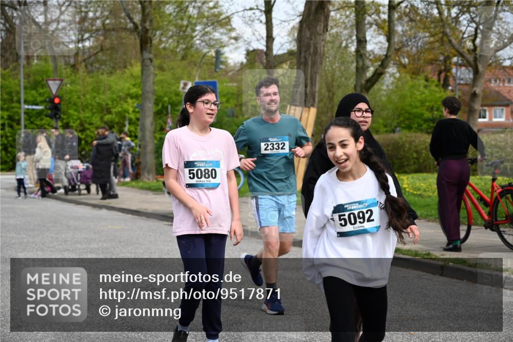 12.04.2026 - 45. Internationalen Wilhelmsburger Insellauf J. Mangold http://msf.ph/oto/9517871 12.04.2026 13:21:49 Ziel 5482, 4017, 3676, 2628, 3251, 5201, 3109, 4404, 4362, 2473, 2552, 2130, 2840, 3998, 5462, 5205, 4809, 2002, 2332, 2116, 2116, 3581, 3235, 3915, 5080, 4348, 5085, 3603, 3602, 5092, 2246, 5192, 5171, 3162, 4443, 4442, 3746 meine-sportfotos.de