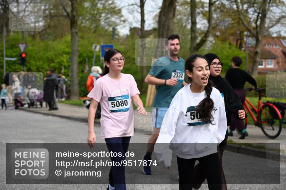 12.04.2026 - 45. Internationalen Wilhelmsburger Insellauf J. Mangold http://msf.ph/oto/9517874 12.04.2026 13:21:49 Ziel 5482, 4017, 3676, 2628, 3251, 5201, 3109, 4404, 4362, 2473, 2552, 2130, 2840, 3998, 5462, 5205, 4809, 2002, 2332, 2116, 2116, 3581, 3235, 3915, 5080, 4348, 5085, 3603, 3602, 5092, 2246, 5192, 5171, 3162, 4443, 4442, 3746 meine-sportfotos.de