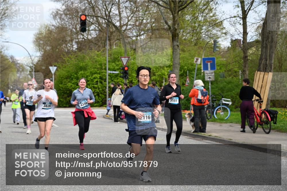 12.04.2026 - 45. Internationalen Wilhelmsburger Insellauf J. Mangold http://msf.ph/oto/9517879 12.04.2026 13:21:54 Ziel 4017, 3676, 2628, 3251, 5201, 3109, 4404, 4362, 2473, 2552, 2130, 2840, 3998, 5462, 5205, 4809, 2002, 2332, 2116, 3581, 3235, 3915, 5080, 4348, 5085, 3603, 3602, 3603, 3602, 5092, 2246, 5192, 5171, 3162, 4443, 4442, 3746, 5290, 3057, 3667, 5304 meine-sportfotos.de