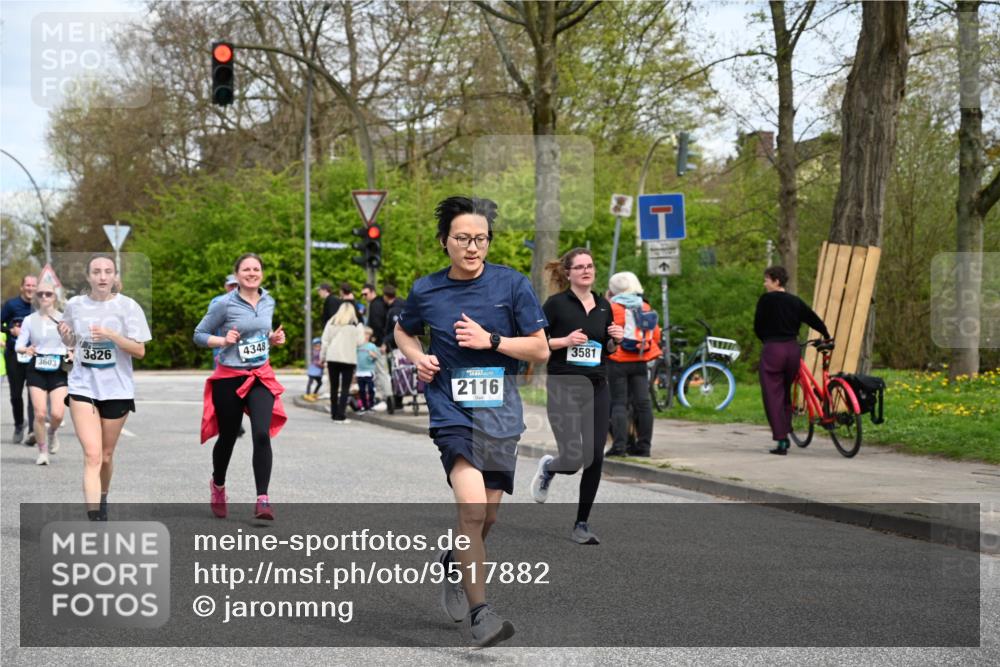 12.04.2026 - 45. Internationalen Wilhelmsburger Insellauf J. Mangold http://msf.ph/oto/9517882 12.04.2026 13:21:55 Ziel 4017, 3676, 2628, 3251, 5201, 3109, 4404, 4362, 2473, 2552, 2130, 2840, 3998, 5462, 5205, 4809, 2002, 2332, 2116, 3581, 3235, 3915, 5080, 4348, 5085, 3603, 3602, 5092, 2246, 5192, 5171, 3162, 4443, 4442, 3746, 5290, 3057, 3667, 5304, 4210 meine-sportfotos.de