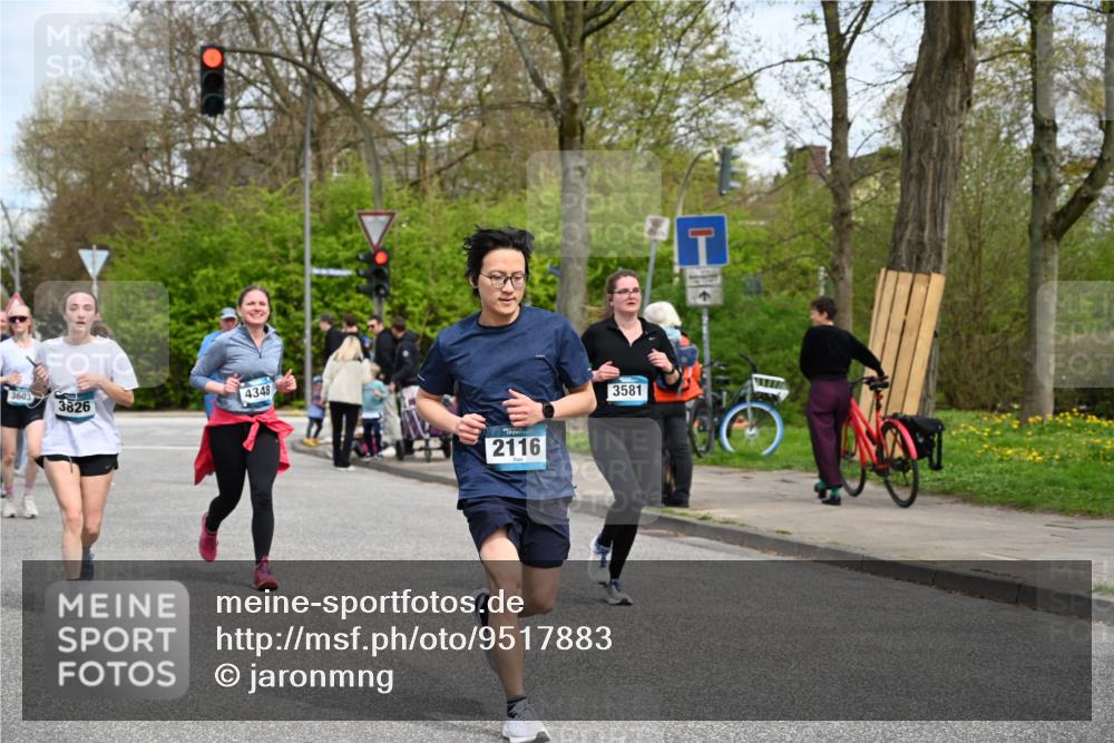 12.04.2026 - 45. Internationalen Wilhelmsburger Insellauf J. Mangold http://msf.ph/oto/9517883 12.04.2026 13:21:55 Ziel 4017, 3676, 2628, 3251, 5201, 3109, 4404, 4362, 2473, 2552, 2130, 2840, 3998, 5462, 5205, 4809, 2002, 2332, 2116, 3581, 3235, 3915, 5080, 4348, 5085, 3603, 3602, 5092, 2246, 5192, 5171, 3162, 4443, 4442, 3746, 5290, 3057, 3667, 5304, 4210 meine-sportfotos.de