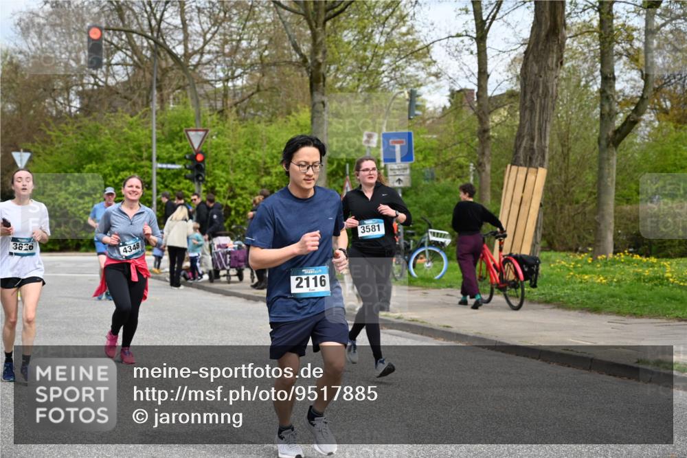 12.04.2026 - 45. Internationalen Wilhelmsburger Insellauf J. Mangold http://msf.ph/oto/9517885 12.04.2026 13:21:55 Ziel 4017, 3676, 2628, 3251, 5201, 3109, 4404, 4362, 2473, 2552, 2130, 2840, 3998, 5462, 5205, 4809, 2002, 2332, 2116, 3581, 3235, 3915, 5080, 4348, 5085, 3603, 3602, 5092, 2246, 5192, 5171, 3162, 4443, 4442, 3746, 5290, 3057, 3667, 5304, 4210 meine-sportfotos.de