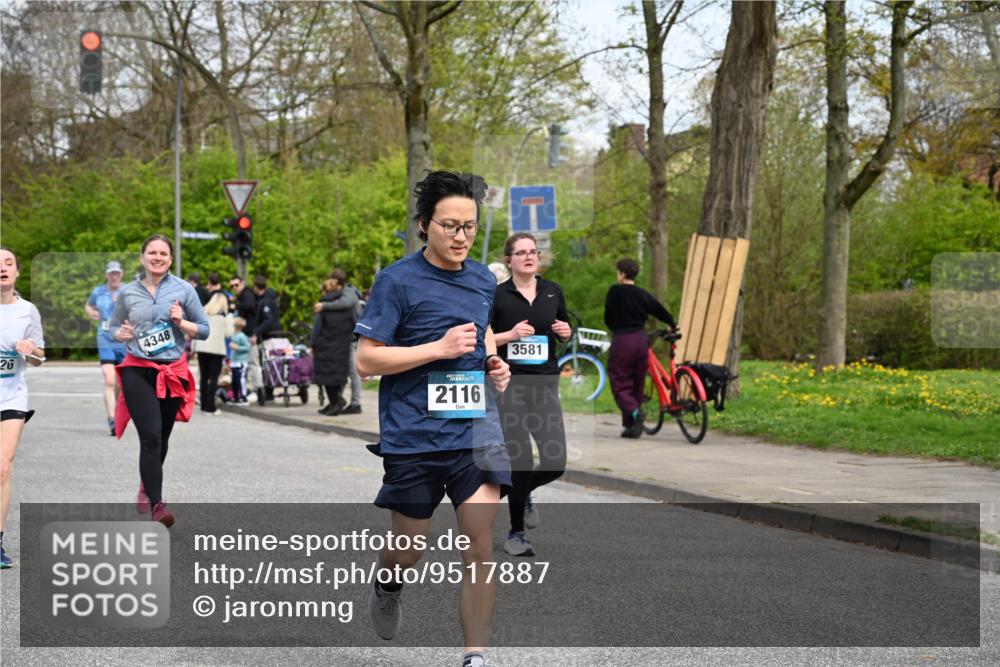 12.04.2026 - 45. Internationalen Wilhelmsburger Insellauf J. Mangold http://msf.ph/oto/9517887 12.04.2026 13:21:55 Ziel 4017, 3676, 2628, 3251, 5201, 3109, 4404, 4362, 2473, 2552, 2130, 2840, 3998, 5462, 5205, 4809, 2002, 2332, 2116, 3581, 3235, 3915, 5080, 4348, 5085, 3603, 3602, 5092, 2246, 5192, 5171, 3162, 4443, 4442, 3746, 5290, 3057, 3667, 5304, 4210 meine-sportfotos.de