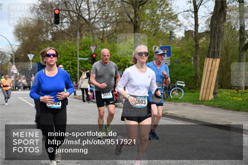 12.04.2026 - 45. Internationalen Wilhelmsburger Insellauf J. Mangold http://msf.ph/oto/9517921 12.04.2026 13:21:59 Ziel 3676, 2628, 3251, 5201, 3109, 4404, 4362, 2473, 2552, 2130, 2840, 3998, 5462, 5205, 4809, 2002, 2332, 2116, 3581, 3235, 3915, 5080, 4348, 5085, 3603, 3602, 5092, 2246, 5192, 5171, 2246, 5192, 5171, 3162, 4443, 4442, 3746, 5290, 3057, 3667, 5304, 4210 meine-sportfotos.de