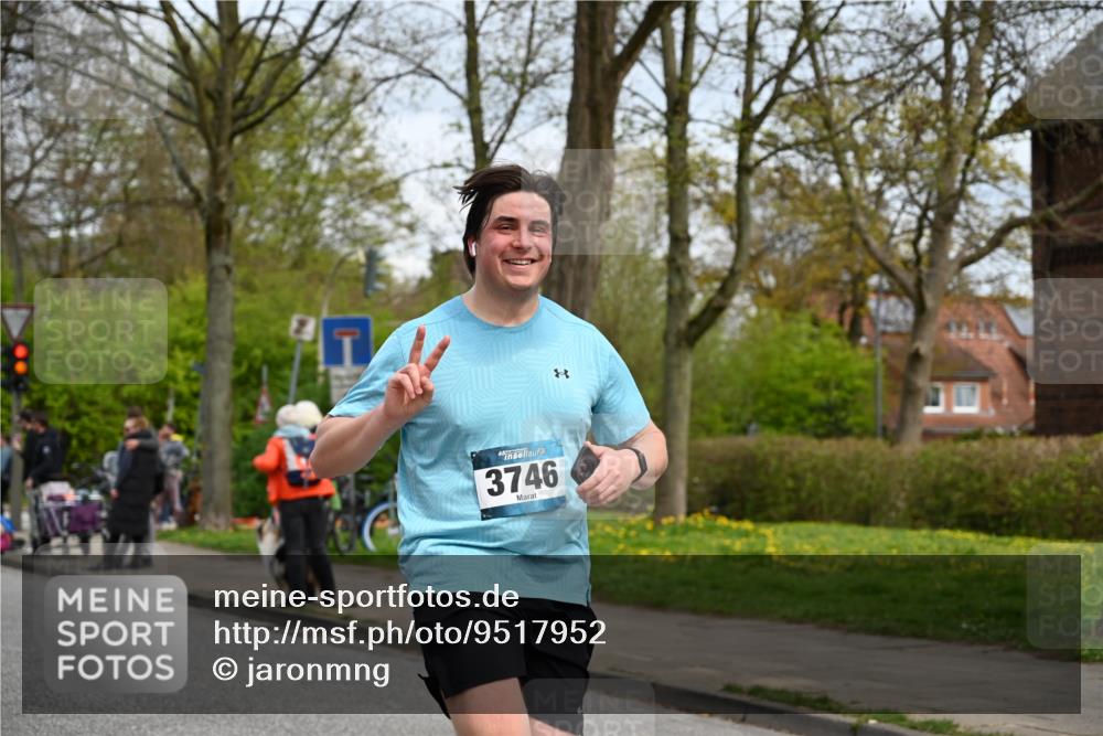 12.04.2026 - 45. Internationalen Wilhelmsburger Insellauf J. Mangold http://msf.ph/oto/9517952 12.04.2026 13:22:10 Ziel 2130, 2840, 3998, 5462, 5205, 4809, 2002, 2332, 2116, 3581, 3235, 3915, 5080, 4348, 5085, 3603, 3602, 5092, 2246, 5192, 5171, 3162, 4443, 4442, 3746, 5290, 3057, 3667, 5304, 4210, 4014, 2158 meine-sportfotos.de