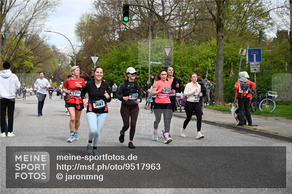 12.04.2026 - 45. Internationalen Wilhelmsburger Insellauf J. Mangold http://msf.ph/oto/9517963 12.04.2026 13:22:14 Ziel 5205, 4809, 2002, 2332, 2116, 3581, 3235, 3915, 5080, 4348, 5085, 3603, 3602, 5092, 2246, 5192, 5171, 3162, 4443, 4442, 3746, 5290, 5290, 3057, 3667, 5304, 4210, 4014, 2158, 2158, 5314 meine-sportfotos.de