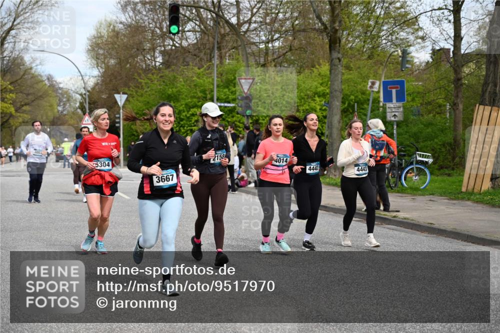 12.04.2026 - 45. Internationalen Wilhelmsburger Insellauf J. Mangold http://msf.ph/oto/9517970 12.04.2026 13:22:14 Ziel 5205, 4809, 2002, 2332, 2116, 3581, 3235, 3915, 5080, 4348, 5085, 3603, 3602, 5092, 2246, 5192, 5171, 3162, 4443, 4442, 3746, 5290, 5290, 3057, 3667, 5304, 4210, 4014, 2158, 2158, 5314 meine-sportfotos.de