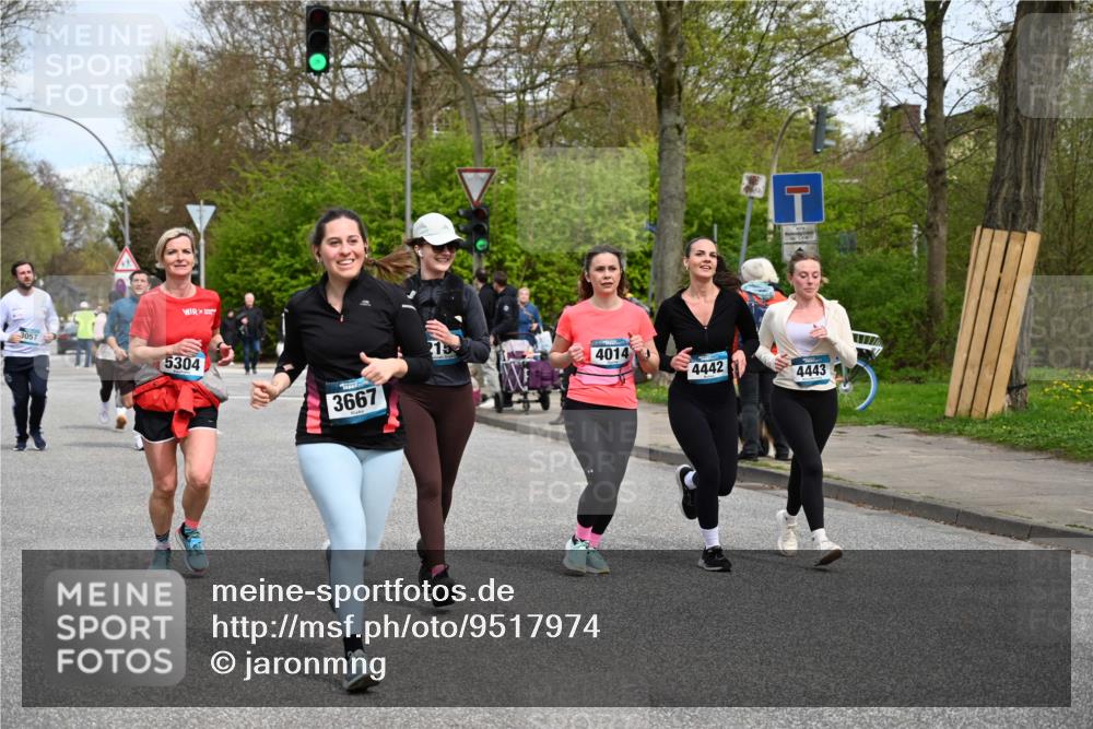 12.04.2026 - 45. Internationalen Wilhelmsburger Insellauf J. Mangold http://msf.ph/oto/9517974 12.04.2026 13:22:15 Ziel 5205, 4809, 2002, 2332, 2116, 3581, 3235, 3915, 5080, 4348, 5085, 3603, 3602, 5092, 2246, 5192, 5171, 3162, 4443, 4442, 3746, 5290, 3057, 3057, 3667, 5304, 4210, 4014, 2158, 5314 meine-sportfotos.de