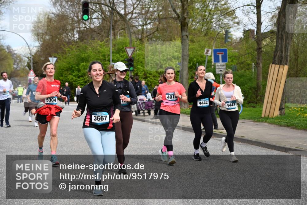 12.04.2026 - 45. Internationalen Wilhelmsburger Insellauf J. Mangold http://msf.ph/oto/9517975 12.04.2026 13:22:15 Ziel 5205, 4809, 2002, 2332, 2116, 3581, 3235, 3915, 5080, 4348, 5085, 3603, 3602, 5092, 2246, 5192, 5171, 3162, 4443, 4442, 3746, 5290, 3057, 3057, 3667, 5304, 4210, 4014, 2158, 5314 meine-sportfotos.de