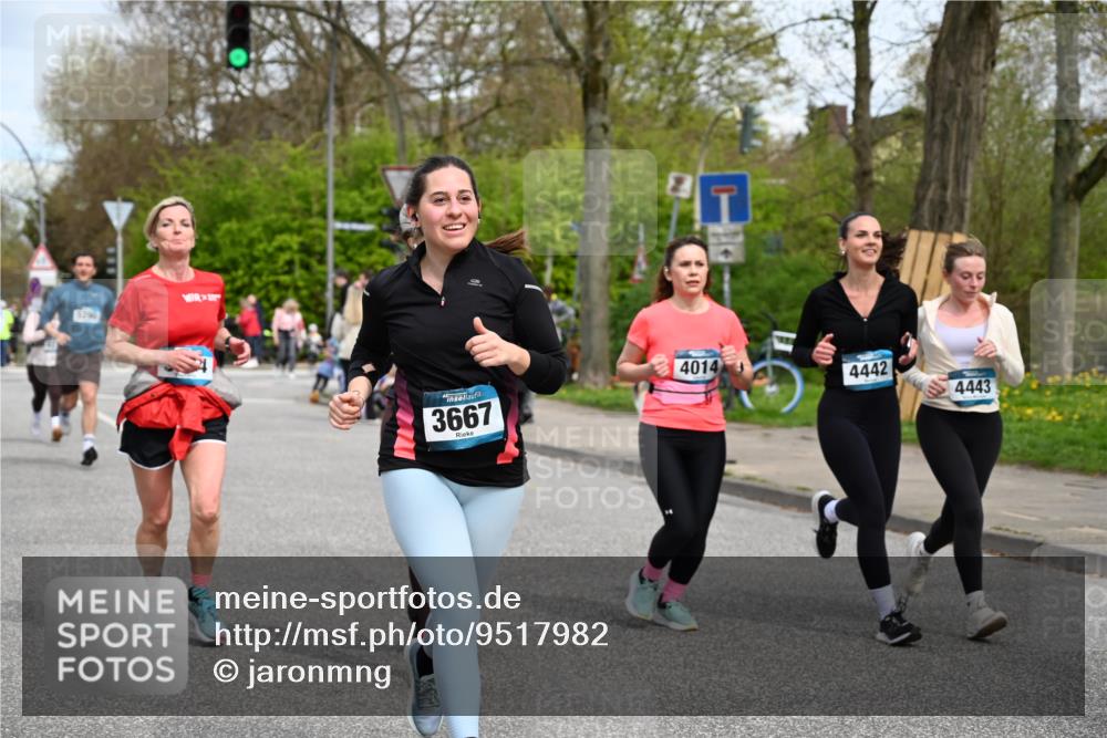 12.04.2026 - 45. Internationalen Wilhelmsburger Insellauf J. Mangold http://msf.ph/oto/9517982 12.04.2026 13:22:15 Ziel 5205, 4809, 2002, 2332, 2116, 3581, 3235, 3915, 5080, 4348, 5085, 3603, 3602, 5092, 2246, 5192, 5171, 3162, 4443, 4442, 3746, 5290, 3057, 3057, 3667, 5304, 4210, 4014, 2158, 5314 meine-sportfotos.de
