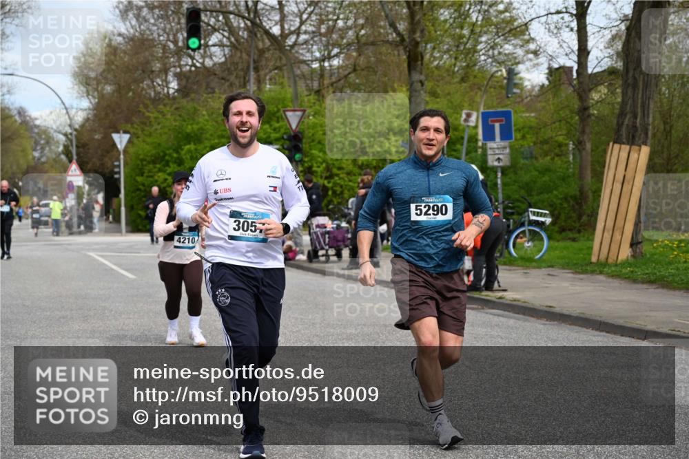 12.04.2026 - 45. Internationalen Wilhelmsburger Insellauf J. Mangold http://msf.ph/oto/9518009 12.04.2026 13:22:19 Ziel 2332, 2116, 3581, 3235, 3915, 5080, 4348, 5085, 3603, 3602, 5092, 2246, 5192, 5171, 3162, 4443, 4442, 3746, 5290, 3057, 3667, 5304, 4210, 4210, 4014, 2158, 5314, 4557, 2153 meine-sportfotos.de