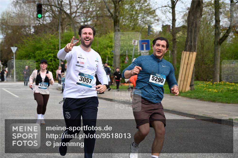 12.04.2026 - 45. Internationalen Wilhelmsburger Insellauf J. Mangold http://msf.ph/oto/9518013 12.04.2026 13:22:19 Ziel 2332, 2116, 3581, 3235, 3915, 5080, 4348, 5085, 3603, 3602, 5092, 2246, 5192, 5171, 3162, 4443, 4442, 3746, 5290, 3057, 3667, 5304, 4210, 4210, 4014, 2158, 5314, 4557, 2153 meine-sportfotos.de