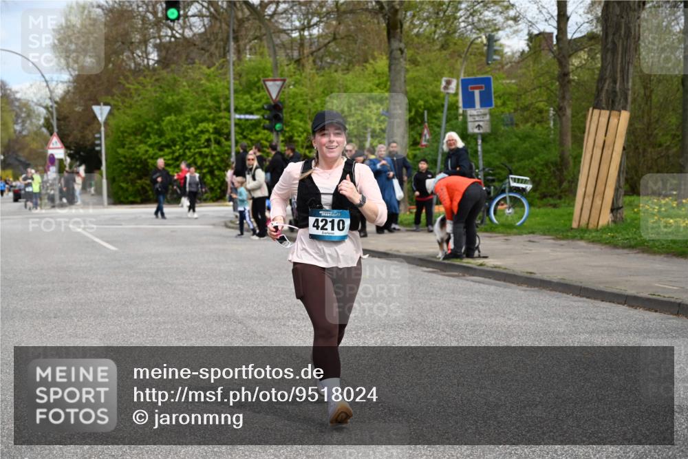 12.04.2026 - 45. Internationalen Wilhelmsburger Insellauf J. Mangold http://msf.ph/oto/9518024 12.04.2026 13:22:20 Ziel 2332, 2116, 3581, 3235, 3915, 5080, 4348, 5085, 3603, 3602, 5092, 2246, 5192, 5171, 3162, 4443, 4442, 3746, 5290, 3057, 3667, 5304, 4210, 4014, 2158, 5314, 4557, 2153, 5262 meine-sportfotos.de