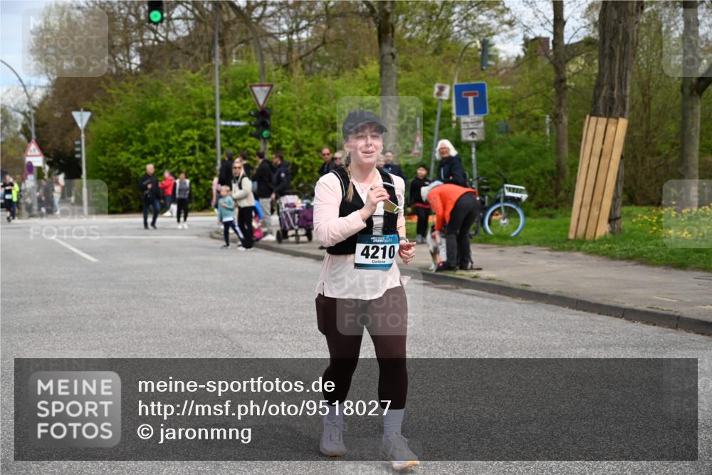 12.04.2026 - 45. Internationalen Wilhelmsburger Insellauf J. Mangold http://msf.ph/oto/9518027 12.04.2026 13:22:21 Ziel 2332, 2116, 3581, 3235, 3915, 5080, 4348, 5085, 3603, 3602, 5092, 2246, 5192, 5171, 3162, 4443, 4442, 3746, 5290, 3057, 3667, 5304, 4210, 4014, 2158, 5314, 4557, 2153, 5262 meine-sportfotos.de