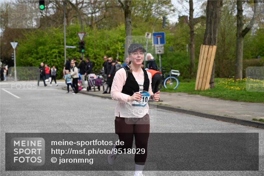 12.04.2026 - 45. Internationalen Wilhelmsburger Insellauf J. Mangold http://msf.ph/oto/9518029 12.04.2026 13:22:21 Ziel 2332, 2116, 3581, 3235, 3915, 5080, 4348, 5085, 3603, 3602, 5092, 2246, 5192, 5171, 3162, 4443, 4442, 3746, 5290, 3057, 3667, 5304, 4210, 4014, 2158, 5314, 4557, 2153, 5262 meine-sportfotos.de