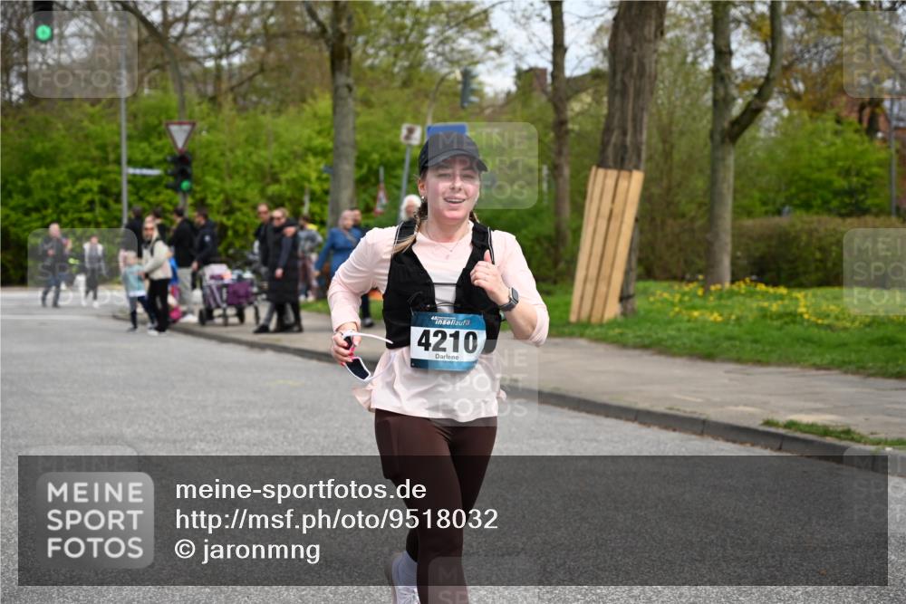 12.04.2026 - 45. Internationalen Wilhelmsburger Insellauf J. Mangold http://msf.ph/oto/9518032 12.04.2026 13:22:21 Ziel 2332, 2116, 3581, 3235, 3915, 5080, 4348, 5085, 3603, 3602, 5092, 2246, 5192, 5171, 3162, 4443, 4442, 3746, 5290, 3057, 3667, 5304, 4210, 4014, 2158, 5314, 4557, 2153, 5262 meine-sportfotos.de