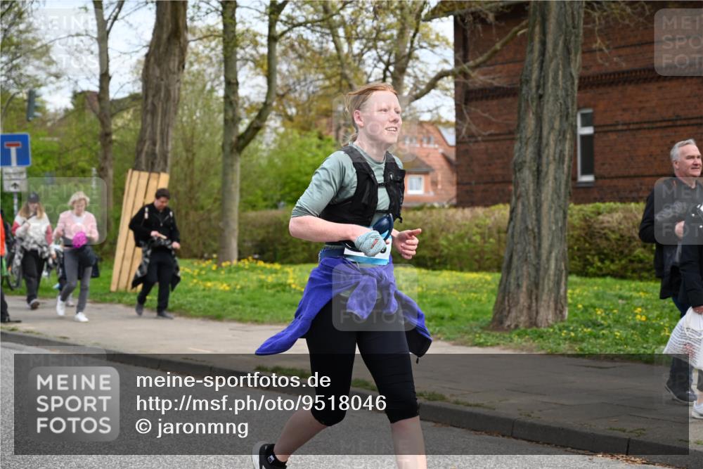 12.04.2026 - 45. Internationalen Wilhelmsburger Insellauf J. Mangold http://msf.ph/oto/9518046 12.04.2026 13:22:42 Ziel 4210, 4014, 2158, 5314, 4557, 2153, 5262, 4593, 4708, 3774, 4358, 5223, 3336, 3783 meine-sportfotos.de