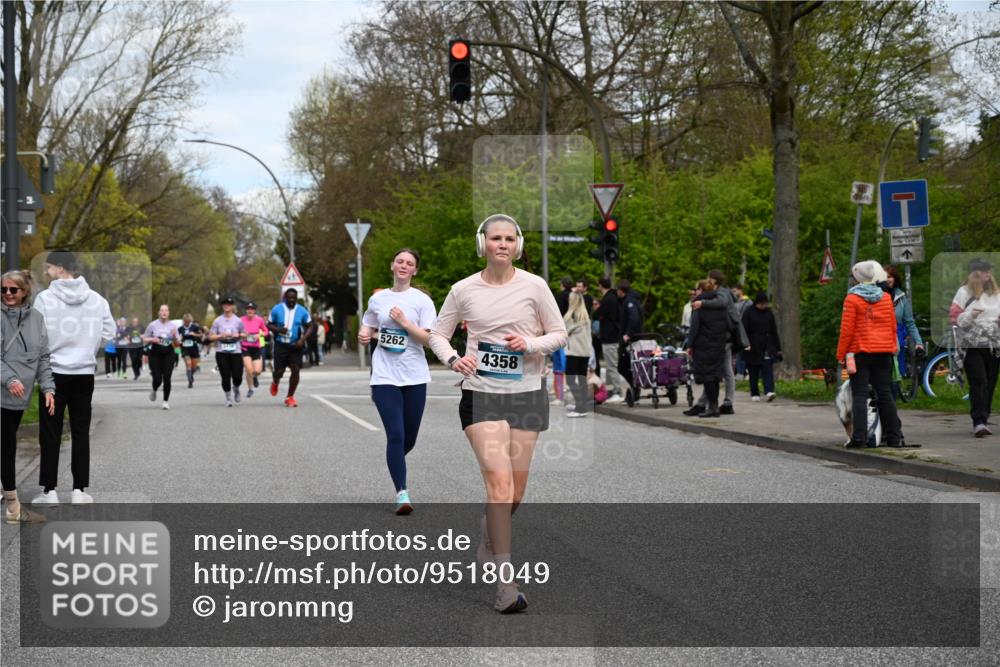 12.04.2026 - 45. Internationalen Wilhelmsburger Insellauf J. Mangold http://msf.ph/oto/9518049 12.04.2026 13:22:43 Ziel 4210, 4014, 2158, 5314, 4557, 2153, 2153, 5262, 4593, 4708, 3774, 4358, 4358, 5223, 3336, 3783, 3498 meine-sportfotos.de