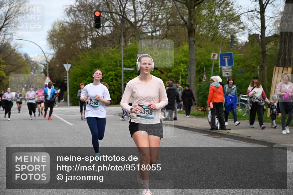 12.04.2026 - 45. Internationalen Wilhelmsburger Insellauf J. Mangold http://msf.ph/oto/9518055 12.04.2026 13:22:44 Ziel 4210, 4014, 2158, 5314, 4557, 2153, 5262, 5262, 4593, 4708, 3774, 4358, 5223, 3336, 3783, 3498, 3478 meine-sportfotos.de