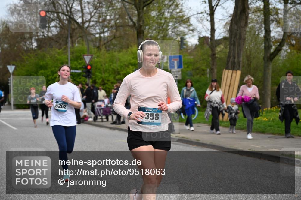 12.04.2026 - 45. Internationalen Wilhelmsburger Insellauf J. Mangold http://msf.ph/oto/9518063 12.04.2026 13:22:45 Ziel 4014, 2158, 5314, 4557, 2153, 5262, 4593, 4708, 3774, 4358, 5223, 3336, 3783, 3498, 3478 meine-sportfotos.de