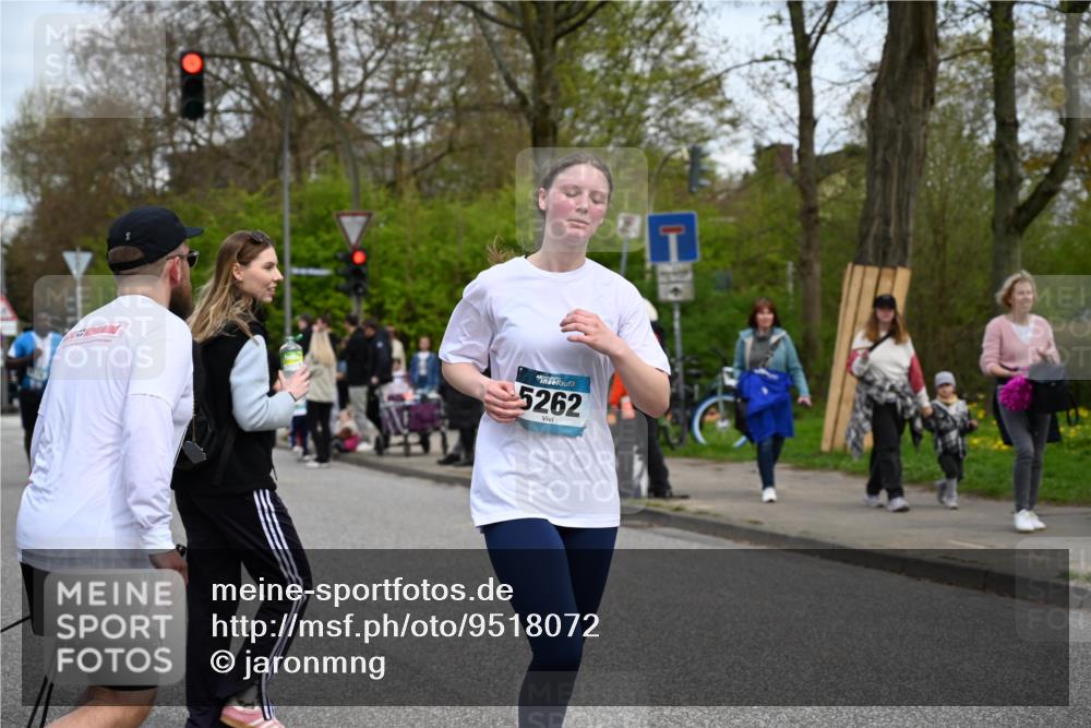 12.04.2026 - 45. Internationalen Wilhelmsburger Insellauf J. Mangold http://msf.ph/oto/9518072 12.04.2026 13:22:46 Ziel 4014, 2158, 5314, 4557, 2153, 5262, 4593, 4593, 4708, 3774, 4358, 5223, 3336, 3783, 3498, 3478 meine-sportfotos.de