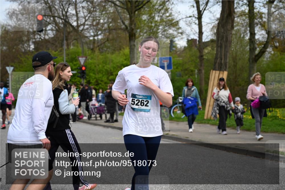 12.04.2026 - 45. Internationalen Wilhelmsburger Insellauf J. Mangold http://msf.ph/oto/9518073 12.04.2026 13:22:46 Ziel 4014, 2158, 5314, 4557, 2153, 5262, 4593, 4593, 4708, 3774, 4358, 5223, 3336, 3783, 3498, 3478 meine-sportfotos.de