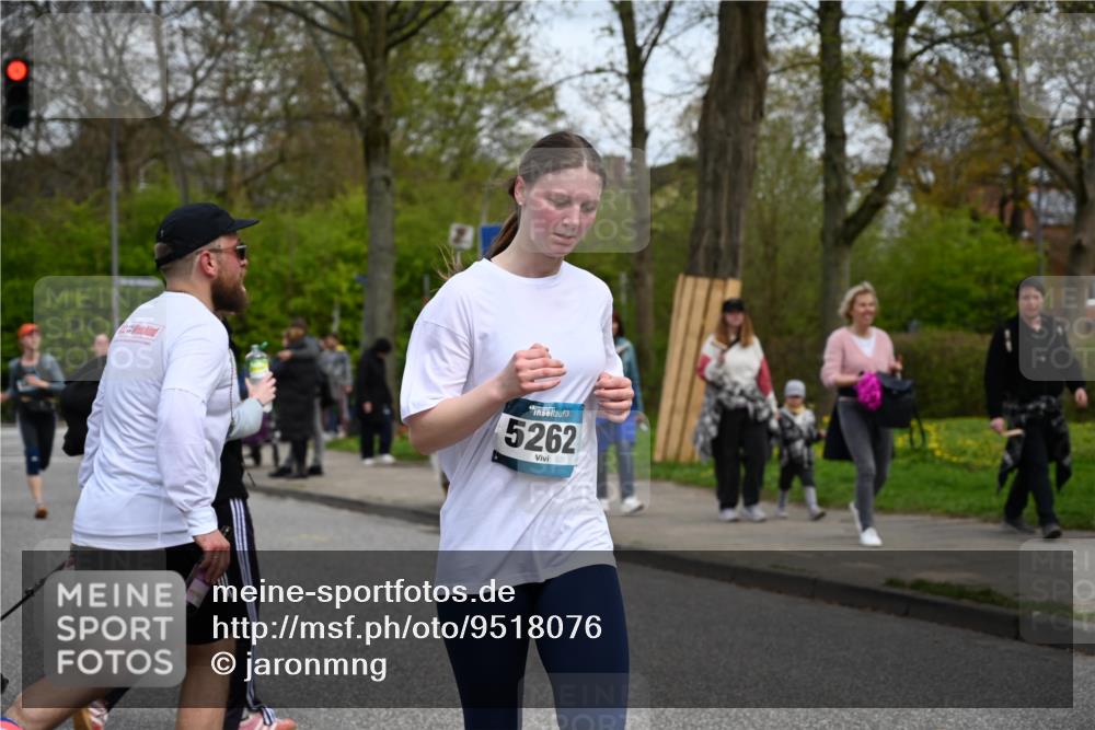 12.04.2026 - 45. Internationalen Wilhelmsburger Insellauf J. Mangold http://msf.ph/oto/9518076 12.04.2026 13:22:46 Ziel 4014, 2158, 5314, 4557, 2153, 5262, 4593, 4593, 4708, 3774, 4358, 5223, 3336, 3783, 3498, 3478 meine-sportfotos.de