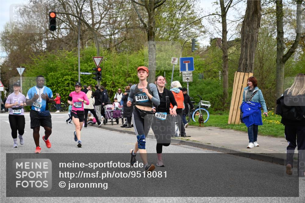 12.04.2026 - 45. Internationalen Wilhelmsburger Insellauf J. Mangold http://msf.ph/oto/9518081 12.04.2026 13:22:49 Ziel 4014, 2158, 5314, 4557, 2153, 5262, 4593, 4708, 3774, 4358, 5223, 5223, 3336, 3783, 3498, 3478, 4176, 5505, 3471 meine-sportfotos.de