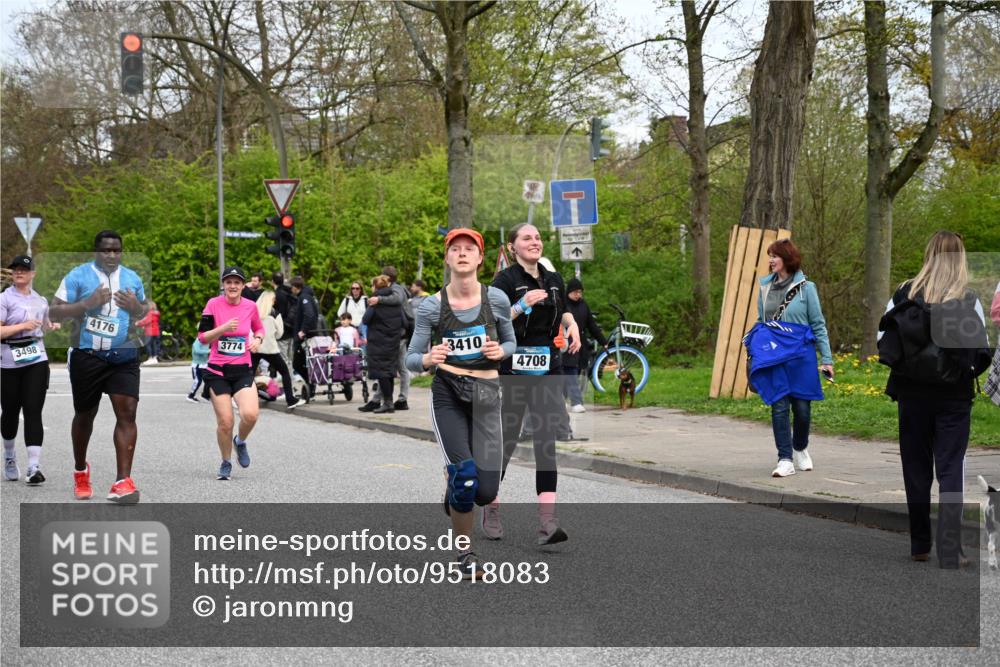12.04.2026 - 45. Internationalen Wilhelmsburger Insellauf J. Mangold http://msf.ph/oto/9518083 12.04.2026 13:22:50 Ziel 2158, 5314, 4557, 2153, 5262, 4593, 4708, 4708, 3774, 4358, 5223, 3336, 3783, 3498, 3478, 4176, 5505, 3471 meine-sportfotos.de