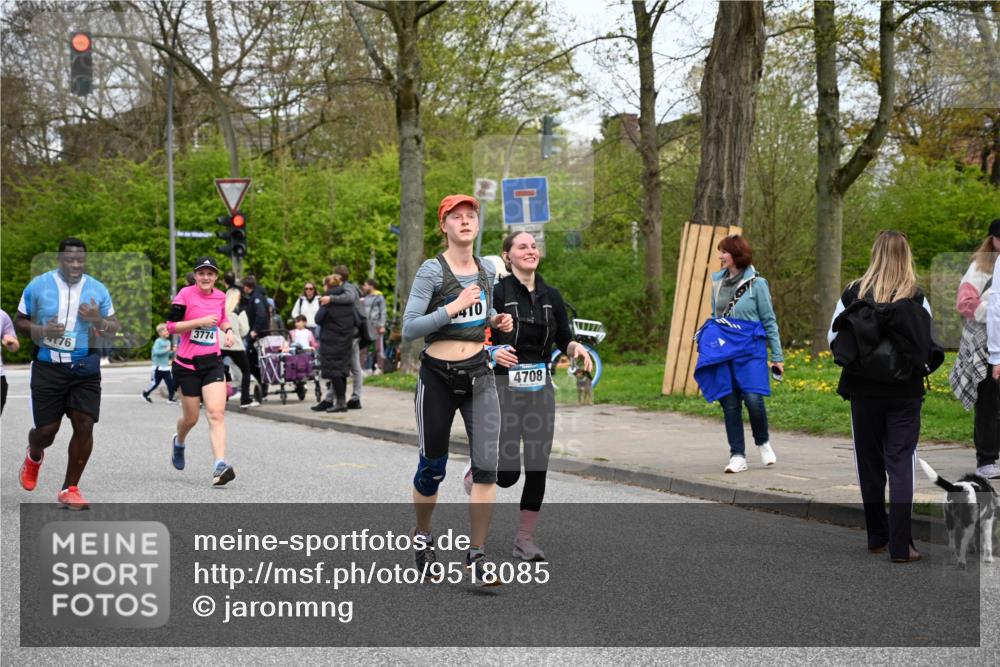 12.04.2026 - 45. Internationalen Wilhelmsburger Insellauf J. Mangold http://msf.ph/oto/9518085 12.04.2026 13:22:50 Ziel 2158, 5314, 4557, 2153, 5262, 4593, 4708, 4708, 3774, 4358, 5223, 3336, 3783, 3498, 3478, 4176, 5505, 3471 meine-sportfotos.de