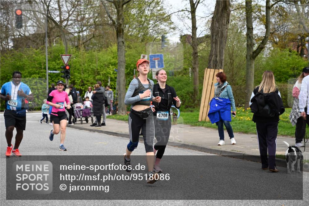 12.04.2026 - 45. Internationalen Wilhelmsburger Insellauf J. Mangold http://msf.ph/oto/9518086 12.04.2026 13:22:50 Ziel 2158, 5314, 4557, 2153, 5262, 4593, 4708, 4708, 3774, 4358, 5223, 3336, 3783, 3498, 3478, 4176, 5505, 3471 meine-sportfotos.de