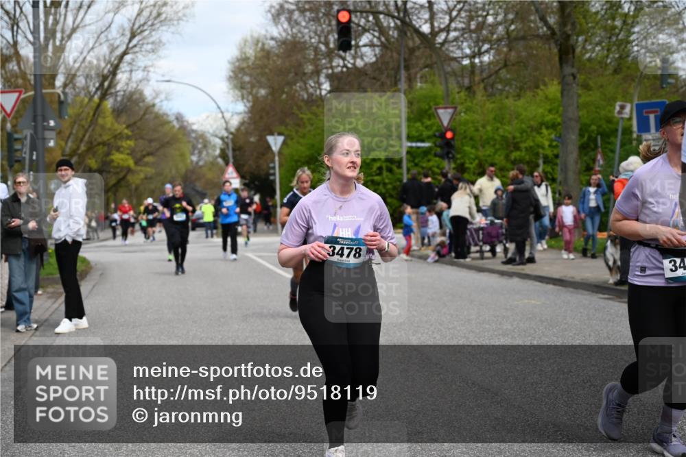 12.04.2026 - 45. Internationalen Wilhelmsburger Insellauf J. Mangold http://msf.ph/oto/9518119 12.04.2026 13:22:54 Ziel 5314, 4557, 2153, 5262, 4593, 4708, 3774, 4358, 5223, 3336, 3783, 3498, 3478, 4176, 5505, 3471, 3814 meine-sportfotos.de