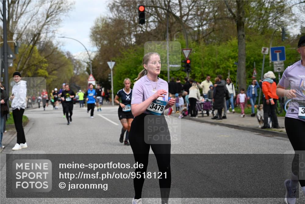12.04.2026 - 45. Internationalen Wilhelmsburger Insellauf J. Mangold http://msf.ph/oto/9518121 12.04.2026 13:22:54 Ziel 5314, 4557, 2153, 5262, 4593, 4708, 3774, 4358, 5223, 3336, 3783, 3498, 3478, 4176, 5505, 3471, 3814 meine-sportfotos.de