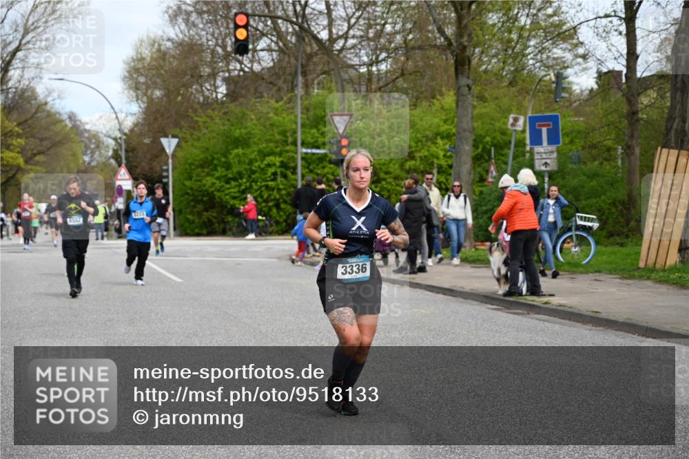 12.04.2026 - 45. Internationalen Wilhelmsburger Insellauf J. Mangold http://msf.ph/oto/9518133 12.04.2026 13:22:56 Ziel 5314, 4557, 2153, 5262, 4593, 4708, 3774, 4358, 5223, 3336, 3783, 3498, 3478, 3478, 4176, 5505, 3471, 3814, 2716, 3730 meine-sportfotos.de