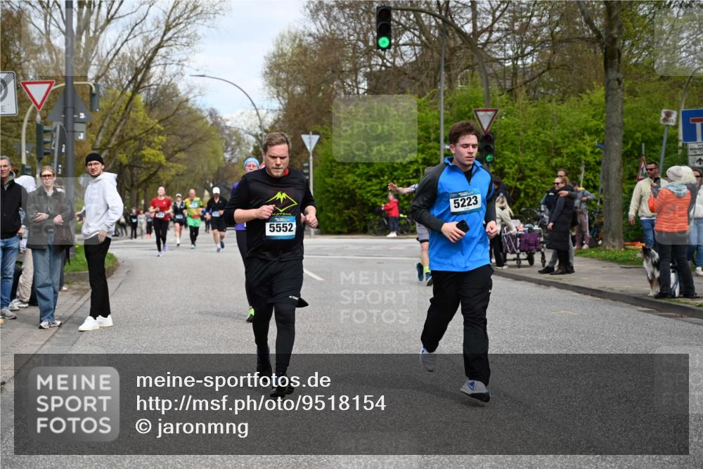 12.04.2026 - 45. Internationalen Wilhelmsburger Insellauf J. Mangold http://msf.ph/oto/9518154 12.04.2026 13:23:00 Ziel 5314, 4557, 2153, 5262, 4593, 4708, 3774, 4358, 5223, 3336, 3783, 3498, 3478, 4176, 5505, 5505, 3471, 3814, 2716, 3730, 3353 meine-sportfotos.de