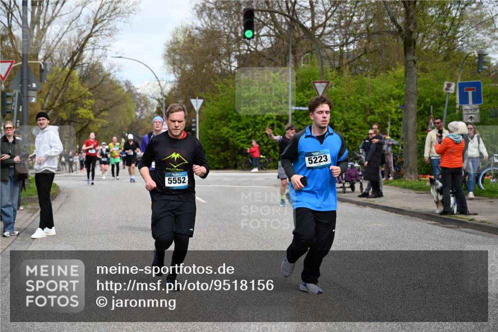 12.04.2026 - 45. Internationalen Wilhelmsburger Insellauf J. Mangold http://msf.ph/oto/9518156 12.04.2026 13:23:00 Ziel 5314, 4557, 2153, 5262, 4593, 4708, 3774, 4358, 5223, 3336, 3783, 3498, 3478, 4176, 5505, 5505, 3471, 3814, 2716, 3730, 3353 meine-sportfotos.de