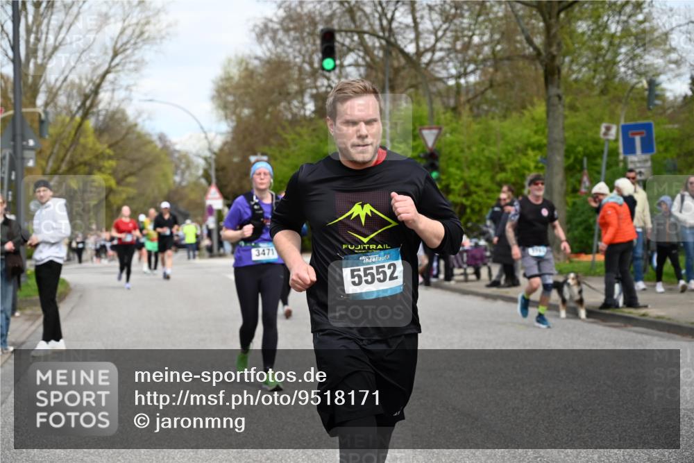 12.04.2026 - 45. Internationalen Wilhelmsburger Insellauf J. Mangold http://msf.ph/oto/9518171 12.04.2026 13:23:02 Ziel 5314, 4557, 2153, 5262, 4593, 4708, 3774, 4358, 5223, 3336, 3783, 3498, 3478, 4176, 5505, 3471, 3814, 2716, 3730, 3353 meine-sportfotos.de