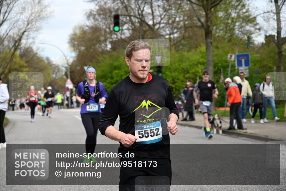 12.04.2026 - 45. Internationalen Wilhelmsburger Insellauf J. Mangold http://msf.ph/oto/9518173 12.04.2026 13:23:02 Ziel 5314, 4557, 2153, 5262, 4593, 4708, 3774, 4358, 5223, 3336, 3783, 3498, 3478, 4176, 5505, 3471, 3814, 2716, 3730, 3353 meine-sportfotos.de