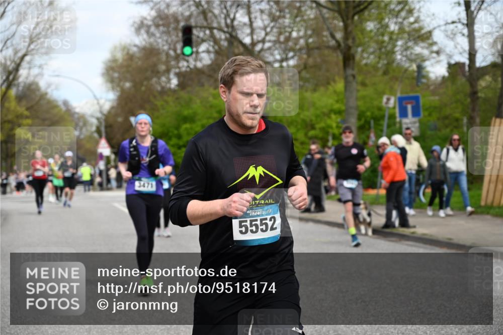 12.04.2026 - 45. Internationalen Wilhelmsburger Insellauf J. Mangold http://msf.ph/oto/9518174 12.04.2026 13:23:02 Ziel 5314, 4557, 2153, 5262, 4593, 4708, 3774, 4358, 5223, 3336, 3783, 3498, 3478, 4176, 5505, 3471, 3814, 2716, 3730, 3353 meine-sportfotos.de