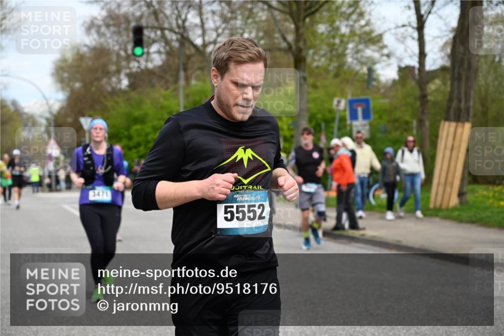 12.04.2026 - 45. Internationalen Wilhelmsburger Insellauf J. Mangold http://msf.ph/oto/9518176 12.04.2026 13:23:02 Ziel 5314, 4557, 2153, 5262, 4593, 4708, 3774, 4358, 5223, 3336, 3783, 3498, 3478, 4176, 5505, 3471, 3814, 2716, 3730, 3353 meine-sportfotos.de